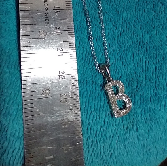Silvertone Initial 'B' Pendant Crystal Necklace vintage - Picture 2 of 4